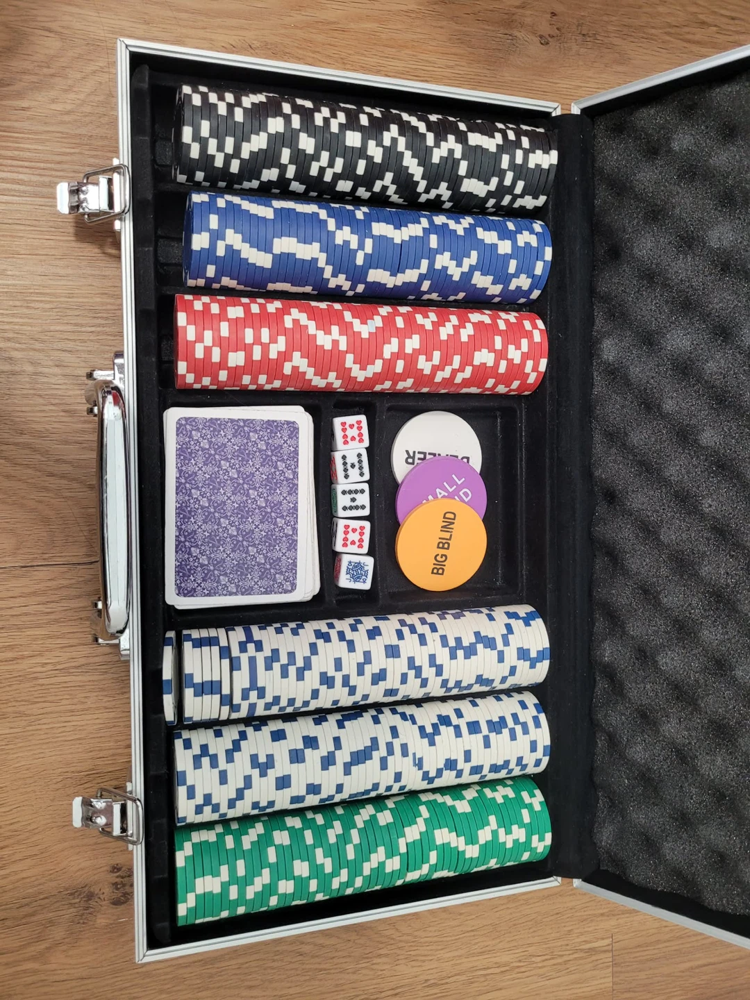 300-Piece Poker Set with Aluminum Carrying Case & Weight Chips
