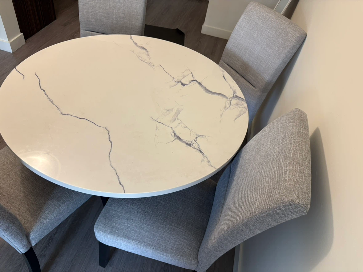 Round Dining Table and 4 Chairs Set