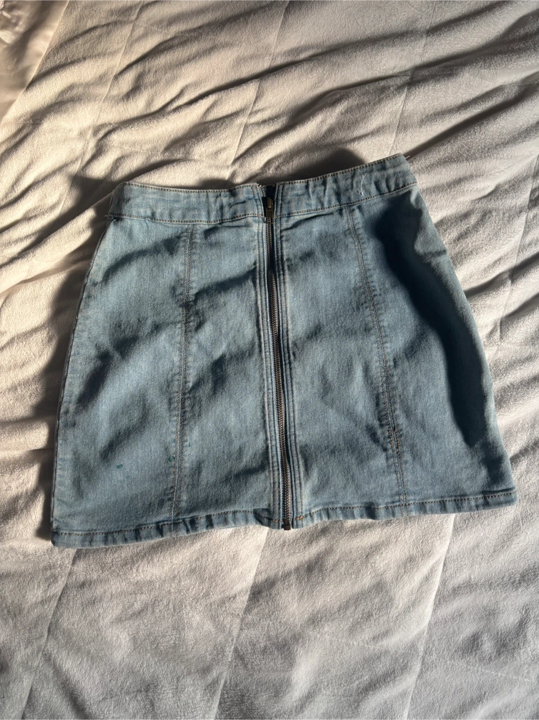 Forever 21 Medium Light Wash Denim Mini Skirt with Zipper - photo 2