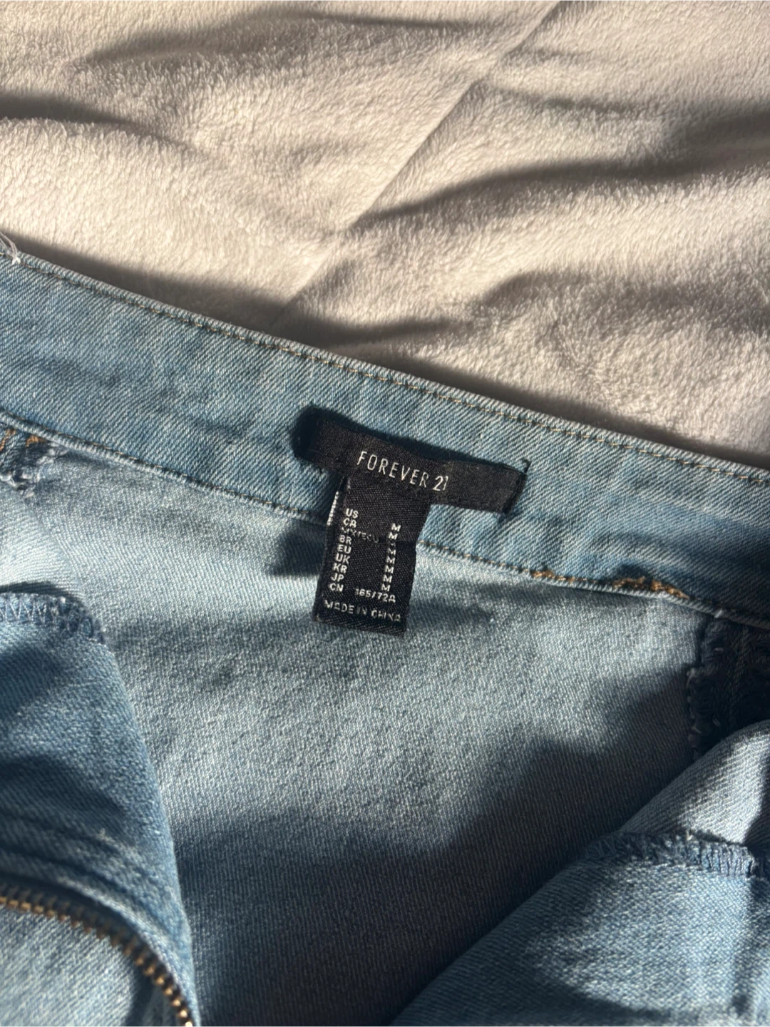 Forever 21 Medium Light Wash Denim Mini Skirt with Zipper - photo 3