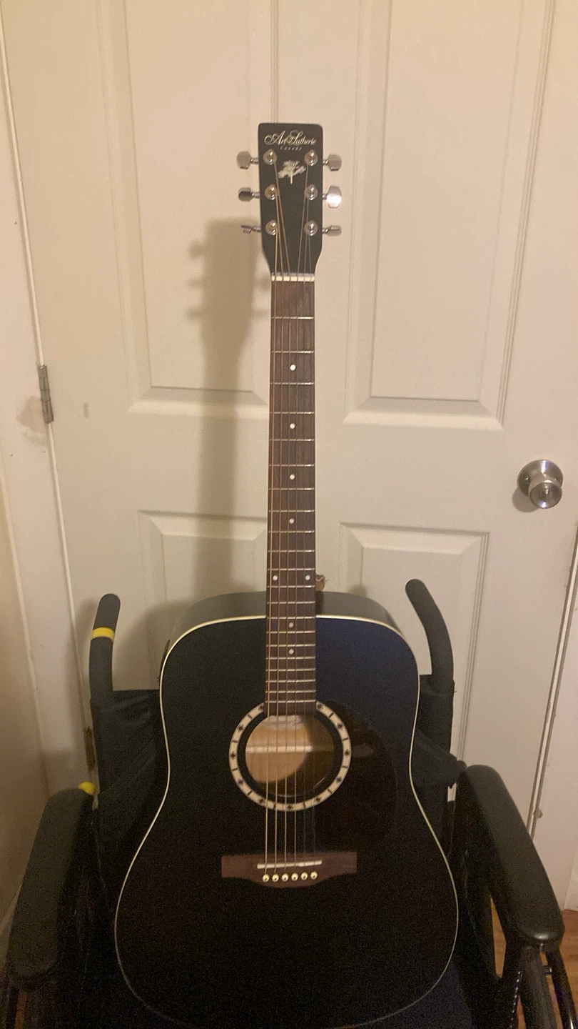 Art and Lutherie electric acoustic guitar