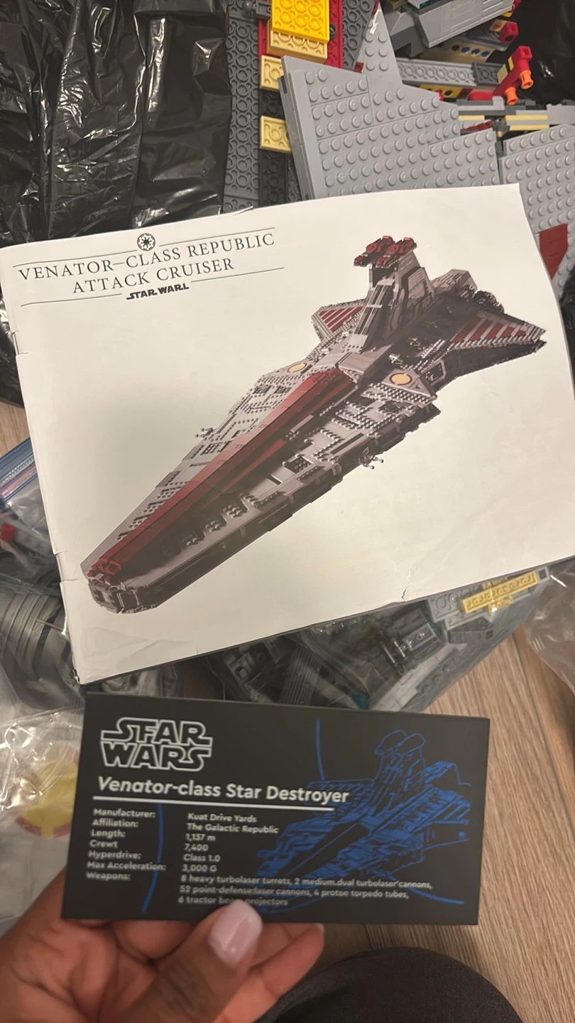 Star Wars Venator-Class Republic Attack Cruiser Set