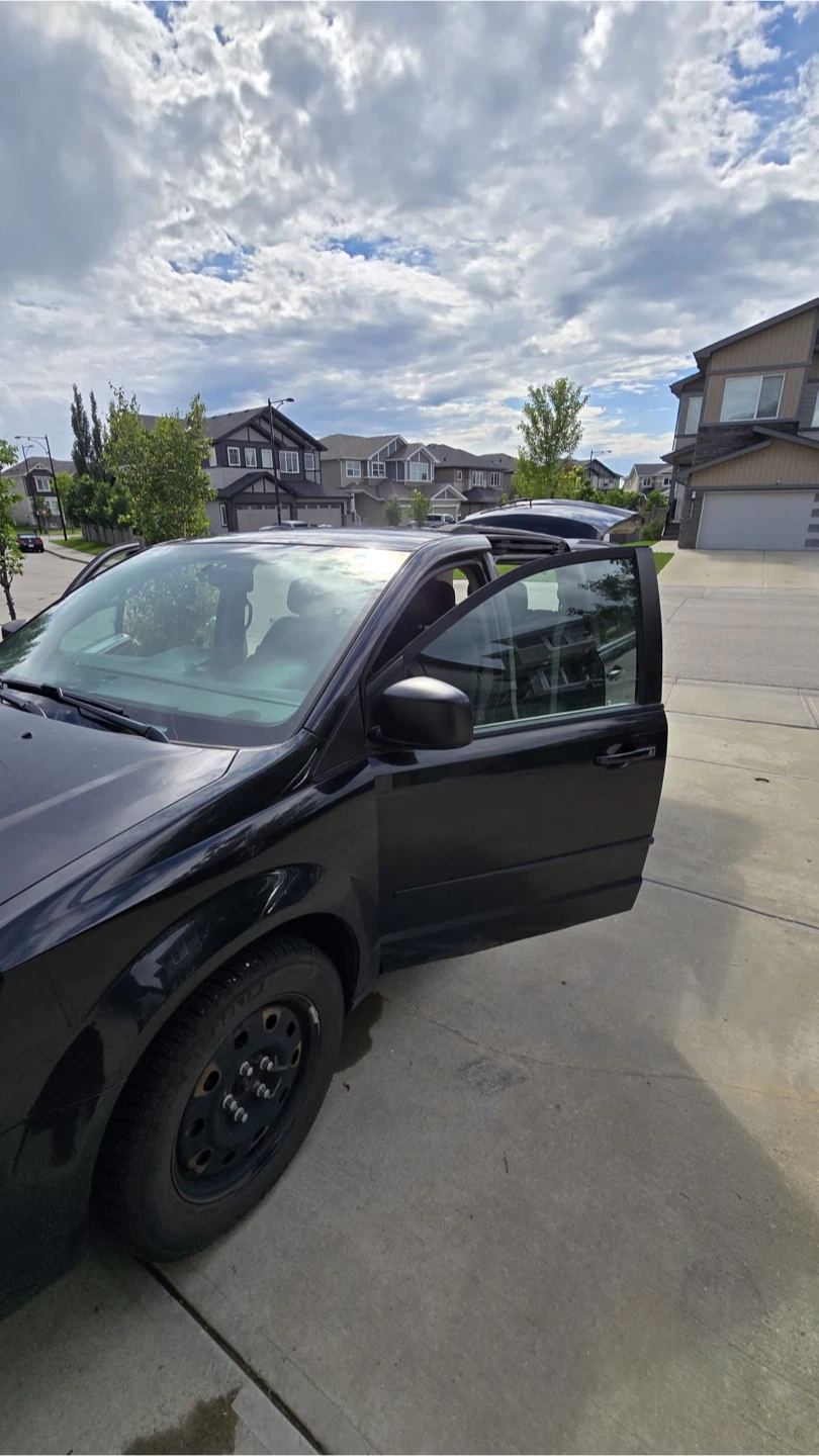 Dodge Grand Caravan Minivan - photo 3