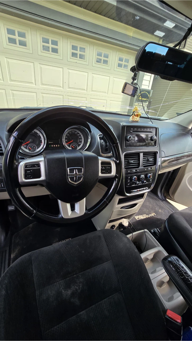 Dodge Grand Caravan Minivan - photo 4