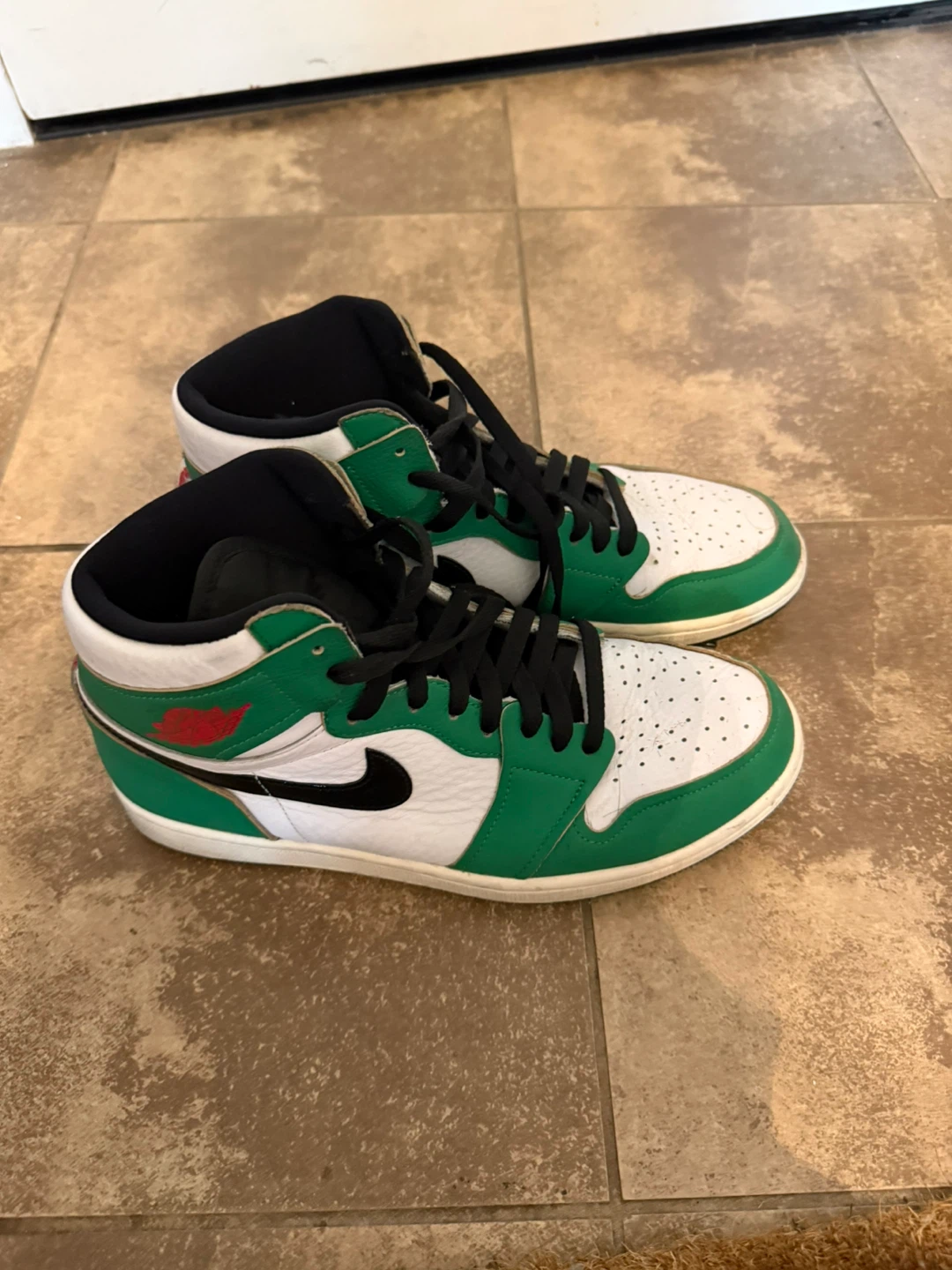 Air Jordan 1 High OG Lucky Green Sneakers - photo 2
