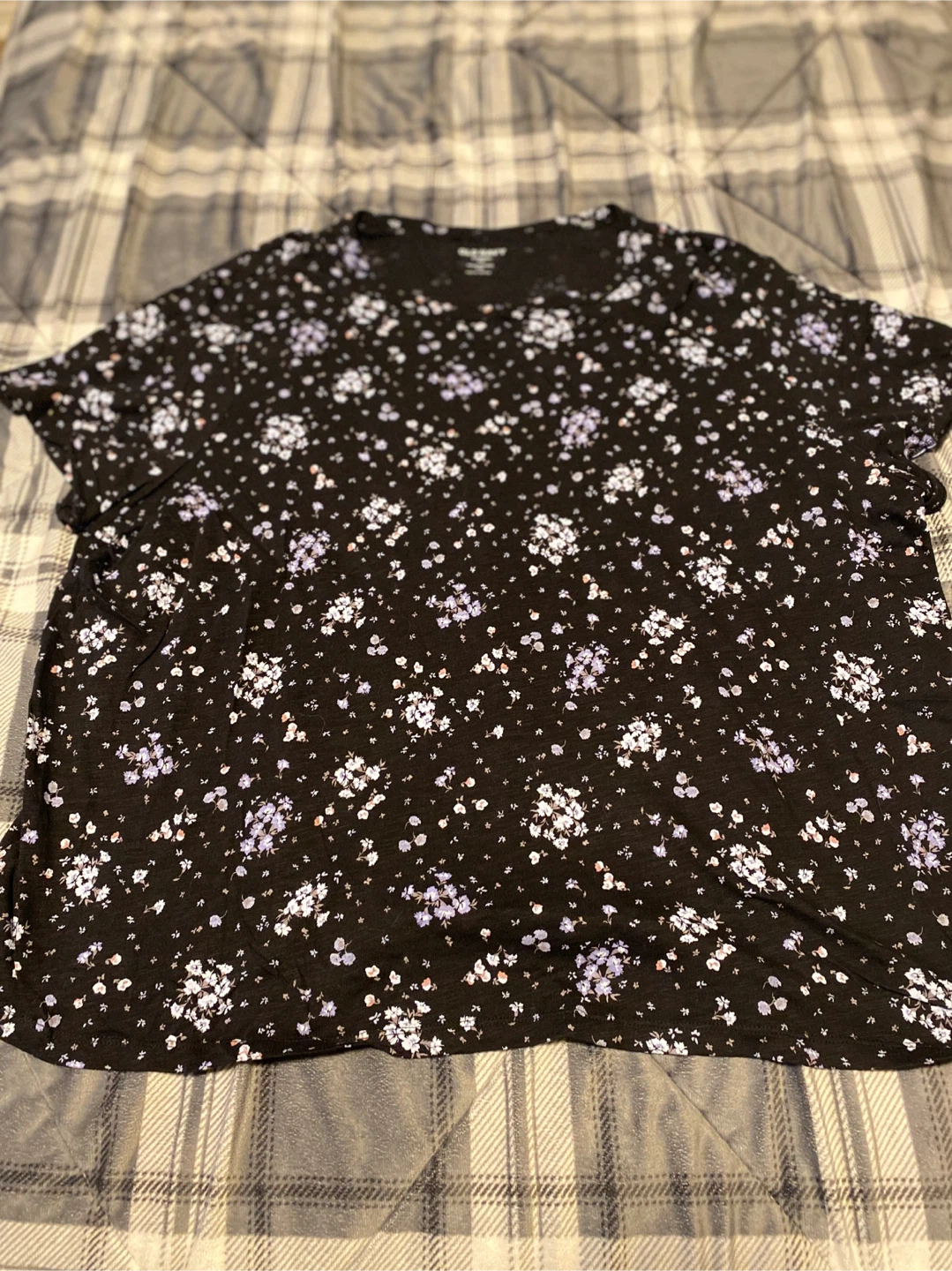 Women’s Old Navy Black Floral T-Shirt Size XXL