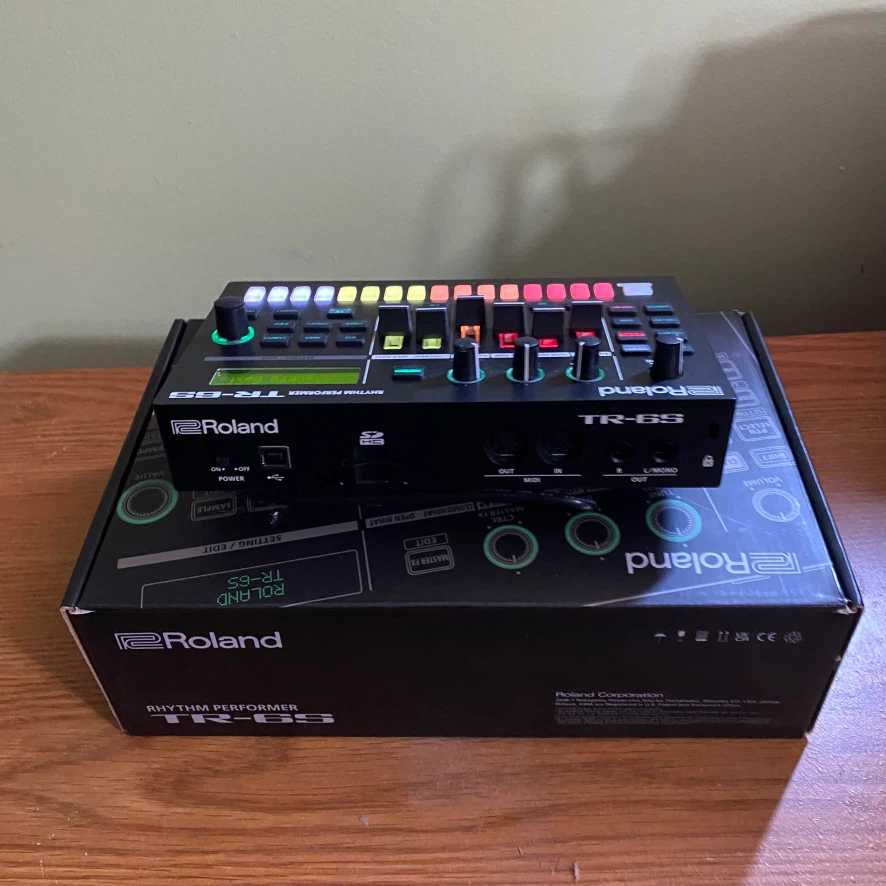 Roland TR-6S Rhythm Performer - photo 2