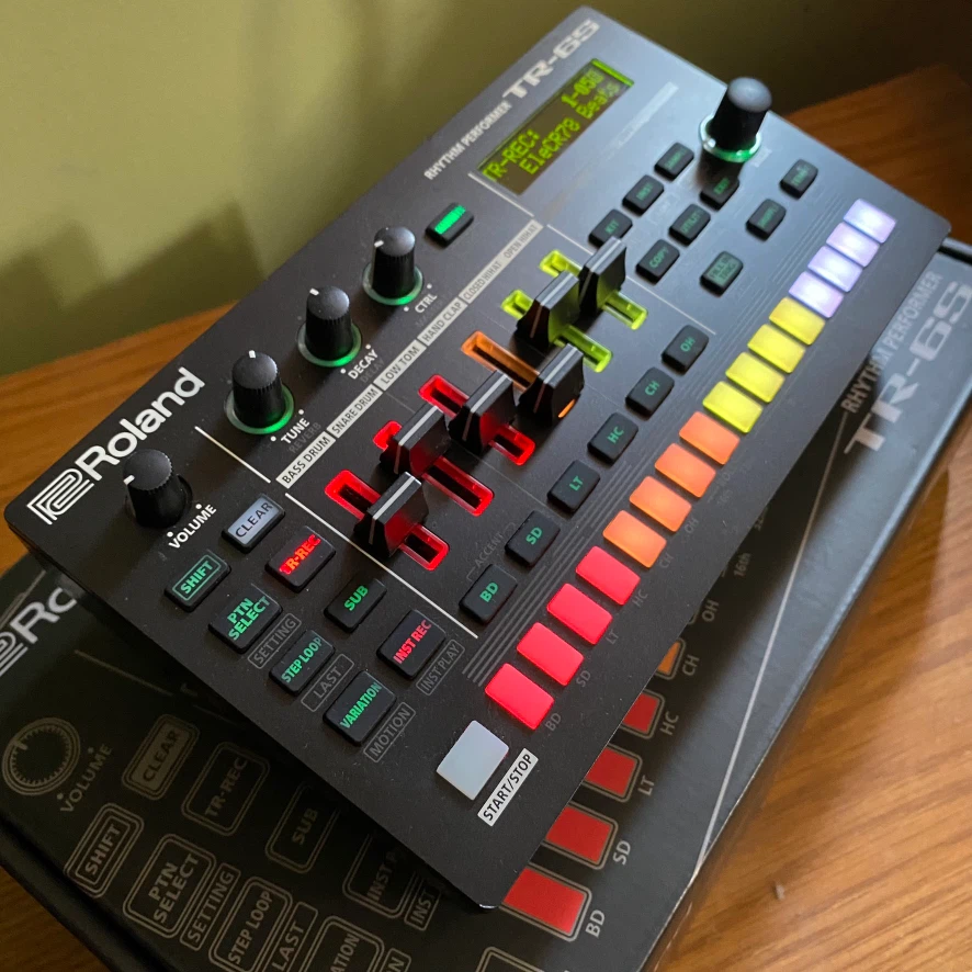 Roland TR-6S Rhythm Performer - photo 4