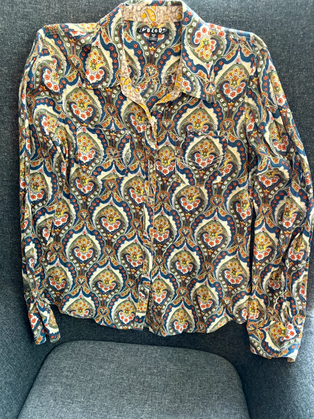 Volcom women’s Paisley Print western style snap-Up Shirt M/M - photo 2