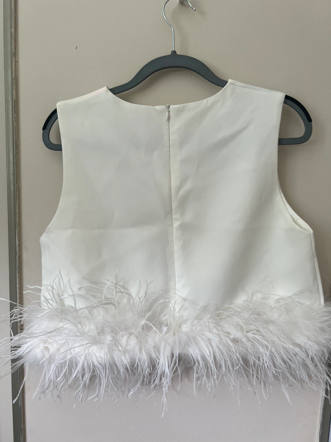 La' Ros White Feather Trim Cropped Top - photo 2