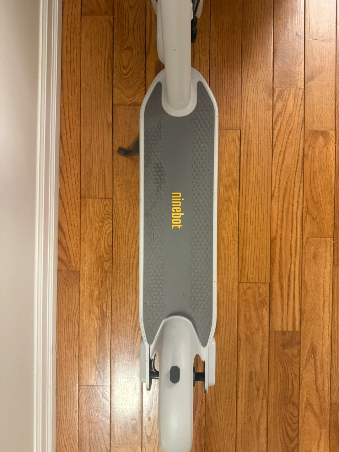 Ninebot Scooter – Barely Used / Clean / Works Perfectly - photo 2