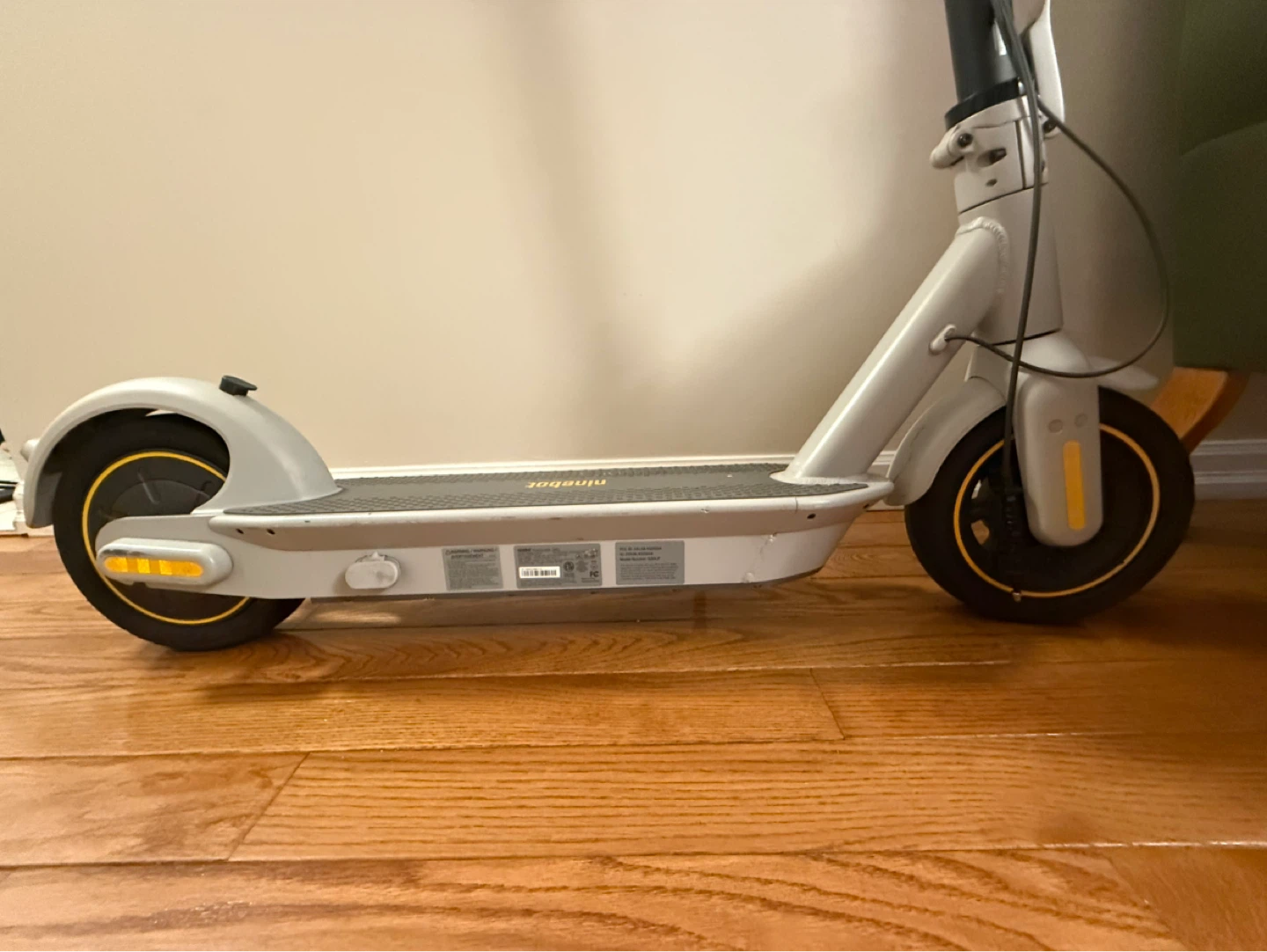 Ninebot Scooter – Barely Used / Clean / Works Perfectly - photo 4