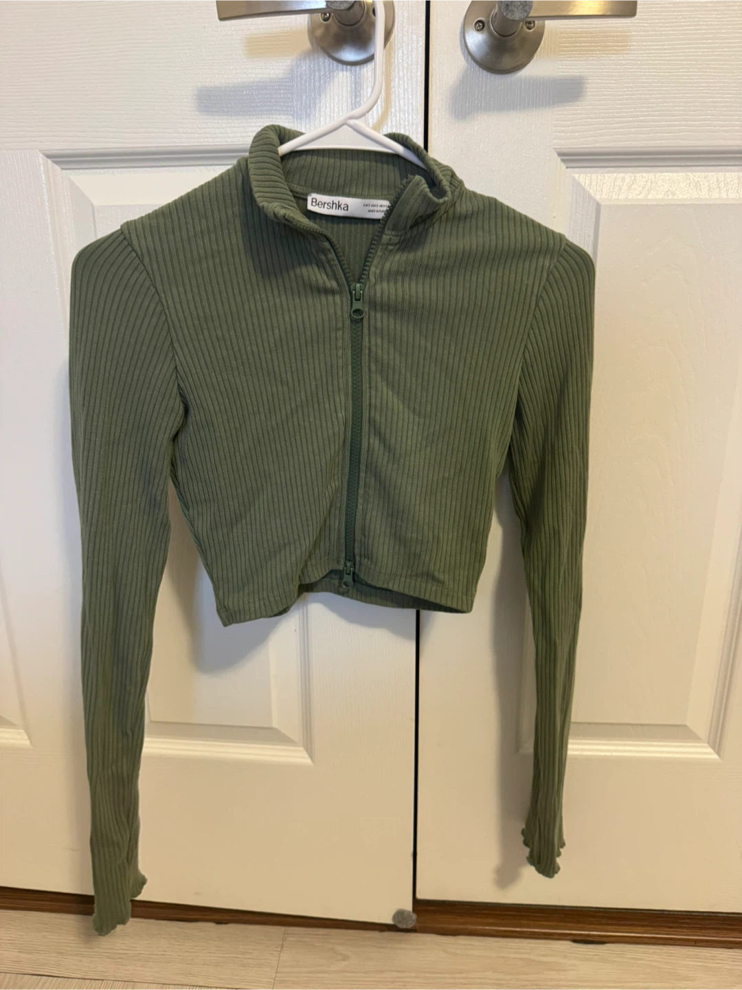 Bershka Ribbed Cropped Zip-Up Sweater