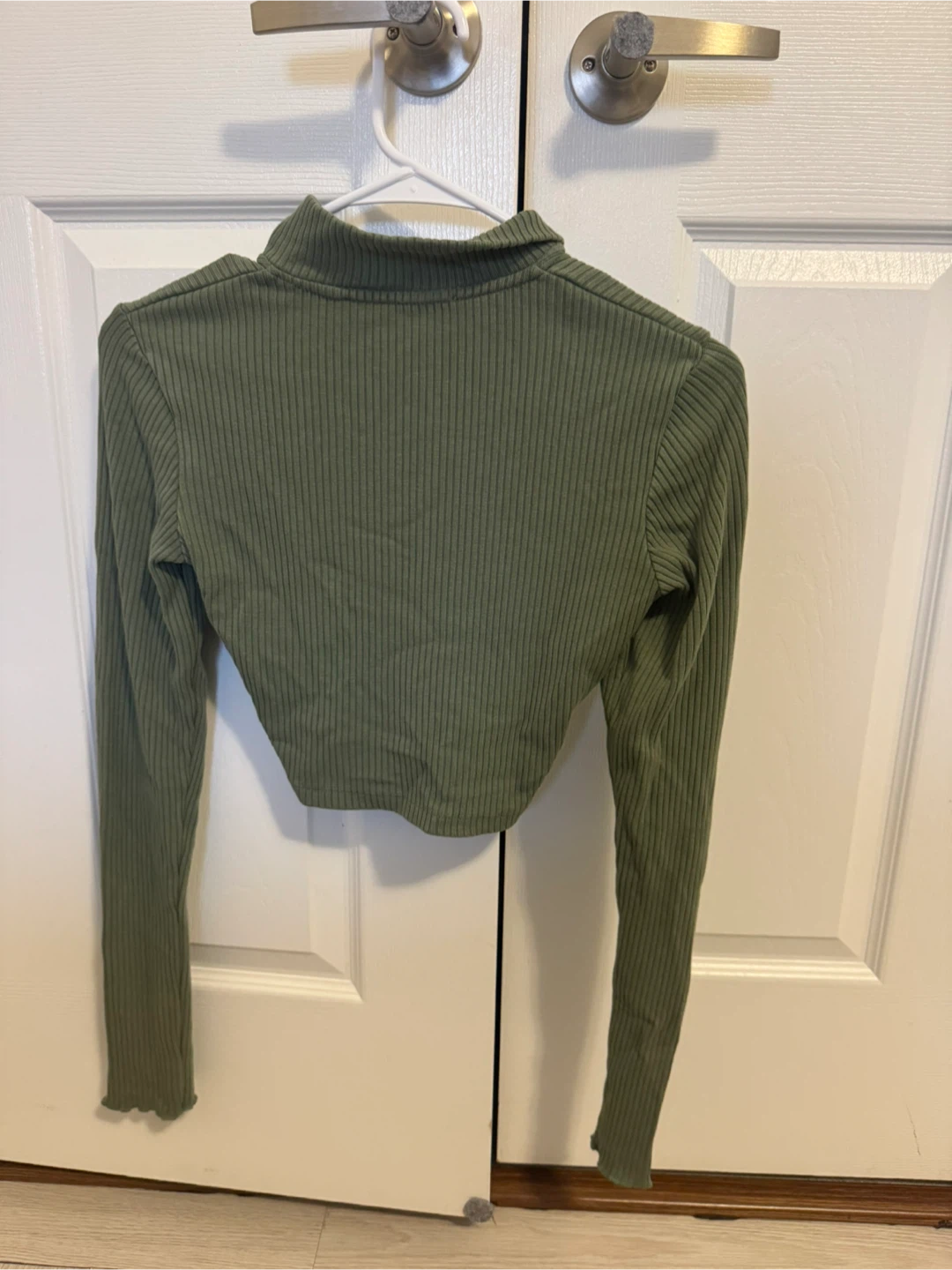 Bershka Ribbed Cropped Zip-Up Sweater - photo 2