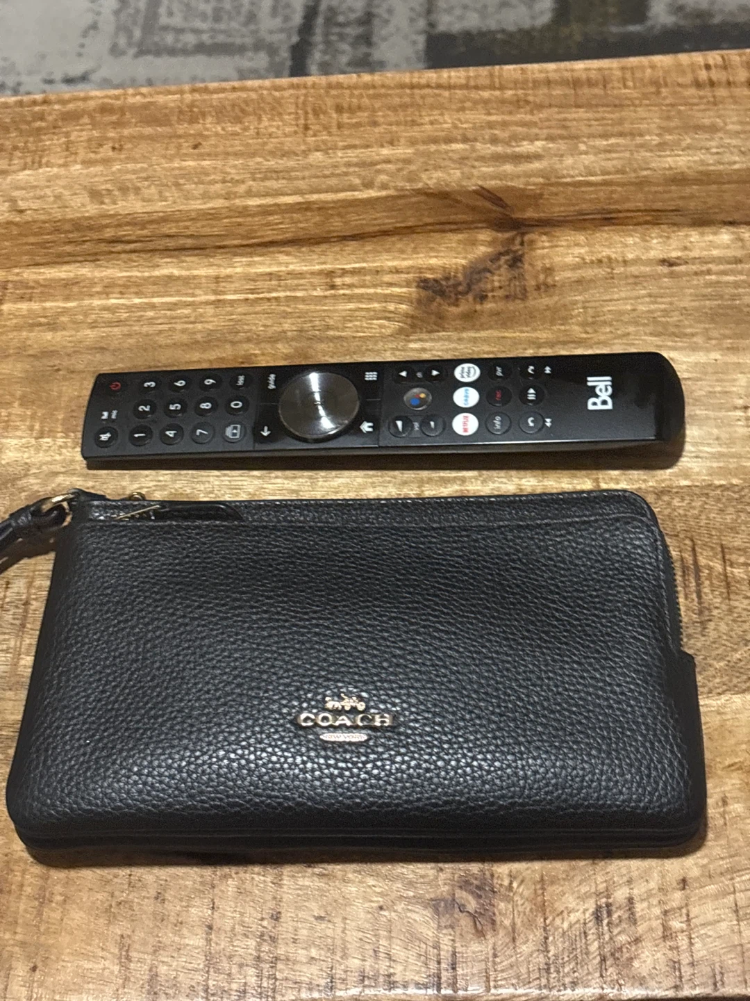 Coach Double Zip Wallet Black Pebble Leather//Negotiable