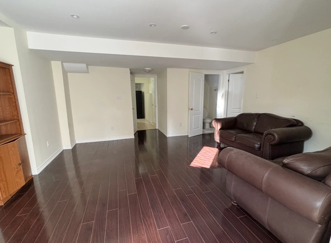 Walkout basement for rent - photo 2