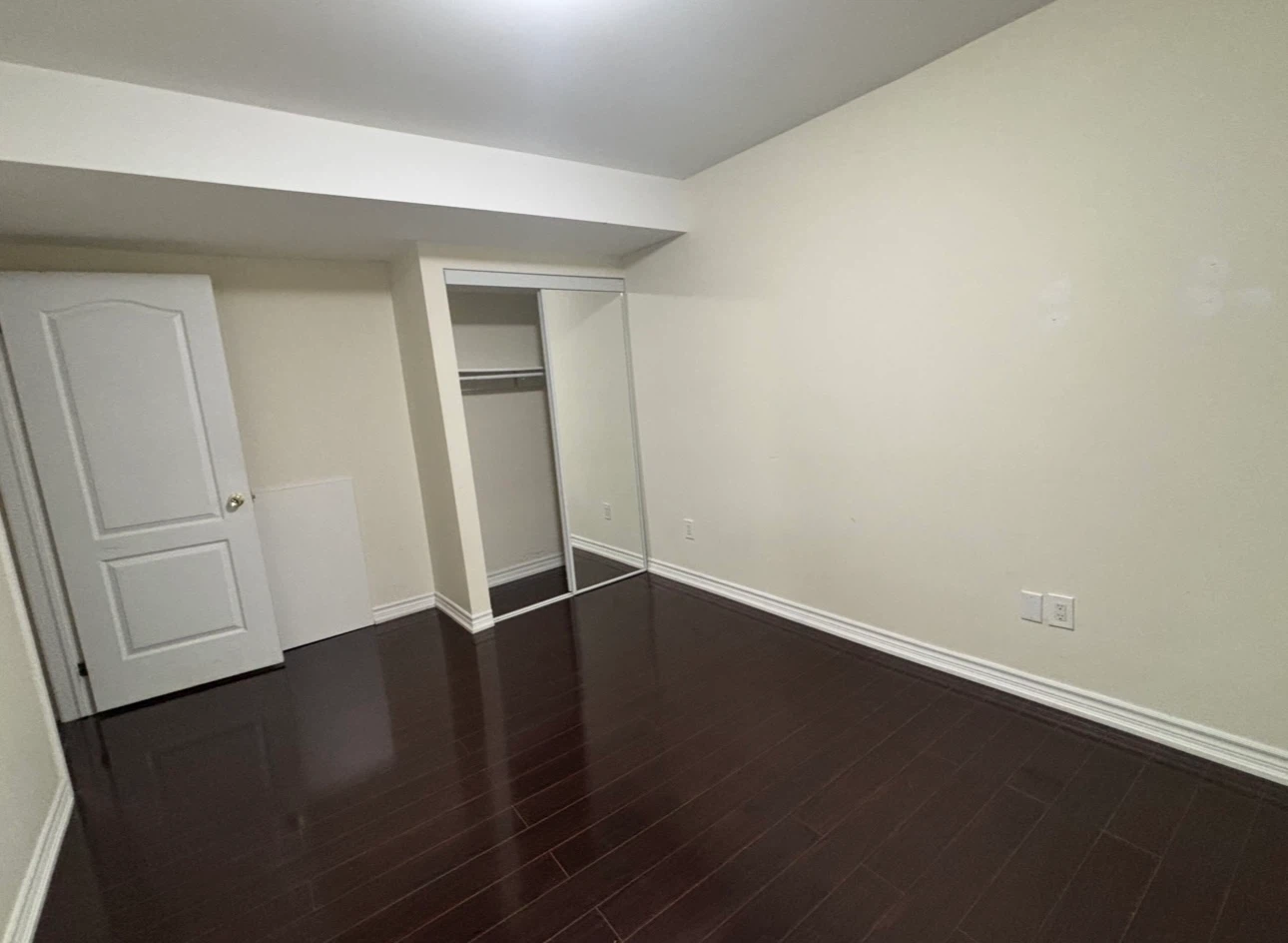Walkout basement for rent - photo 5