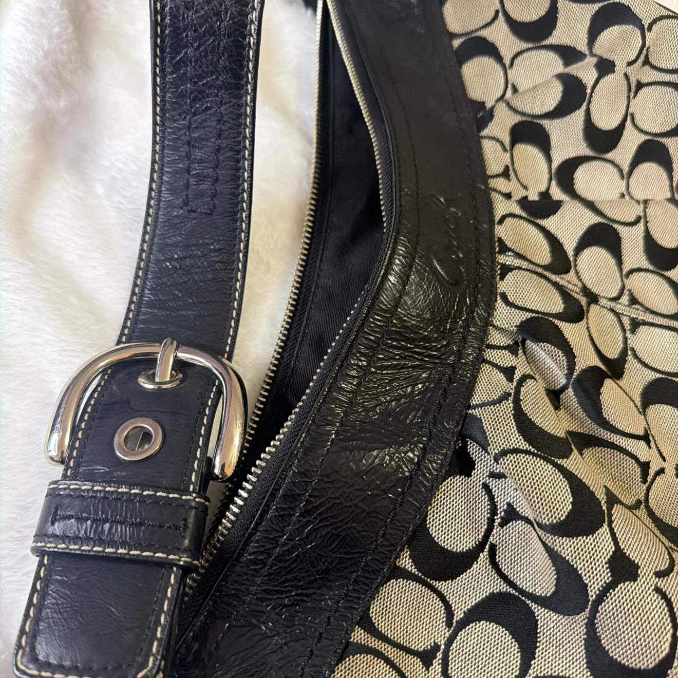 Coach Signature Hobo Handbag - photo 3