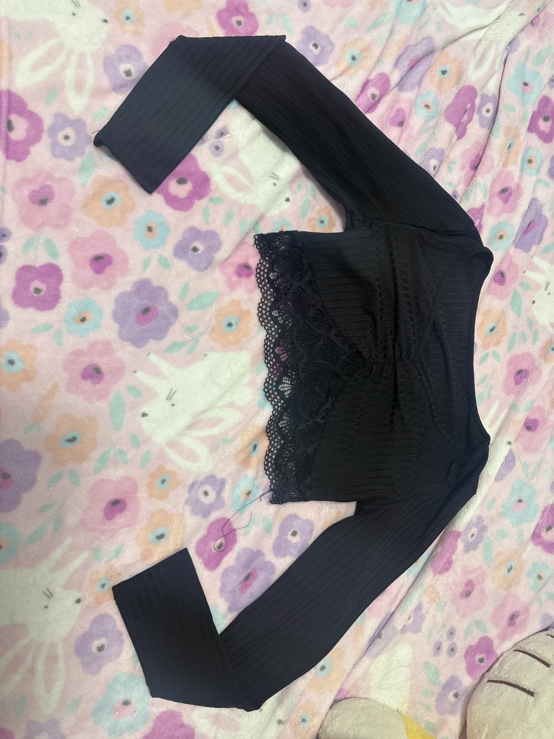 Black Lace Trim Long Sleeve Crop Top