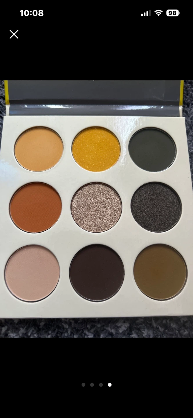 Juvia's The Nomad Eyeshadow Palette
