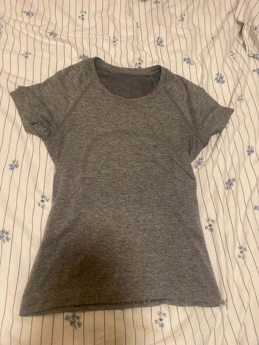 Grey Lulu Lemon Swiftly shirt