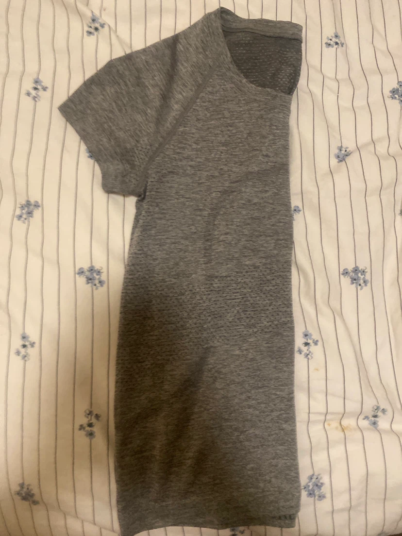 Grey Lulu Lemon Swiftly shirt - photo 3