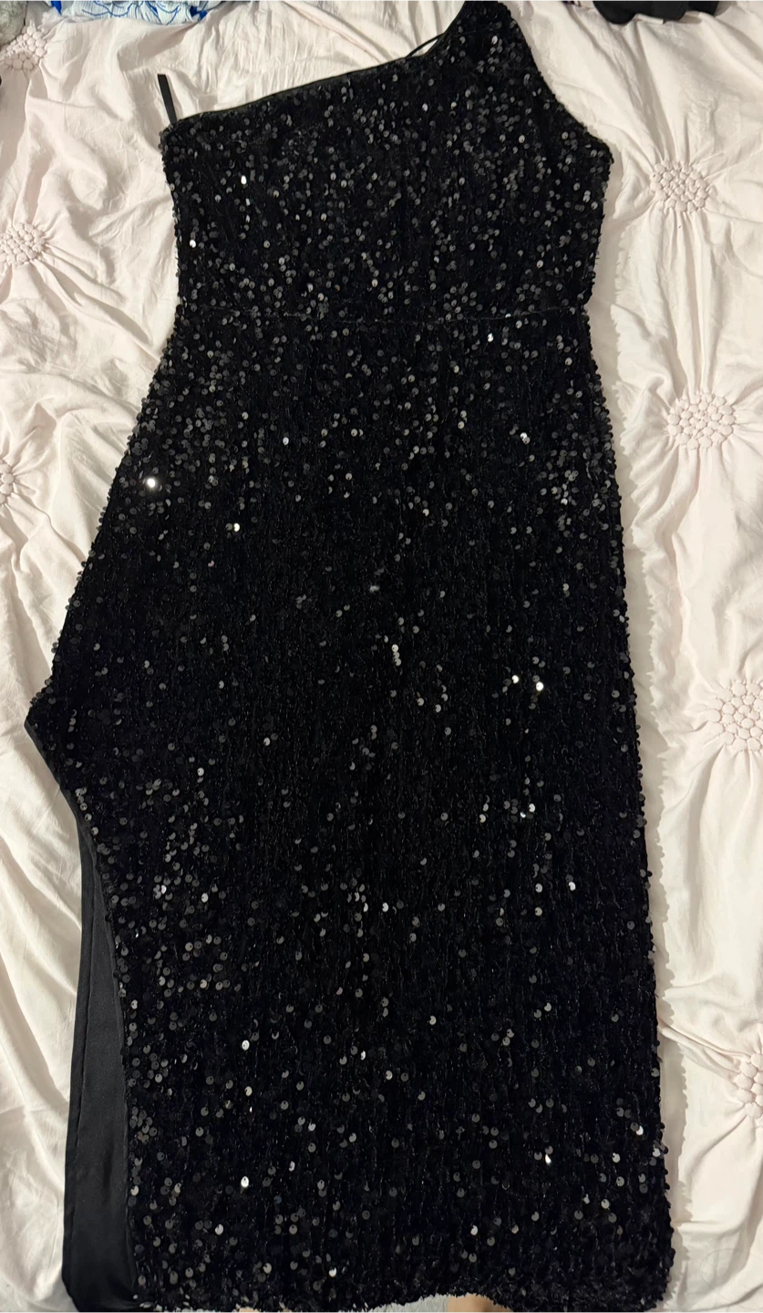 Sparkly Black One-Shoulder Maxi Dress