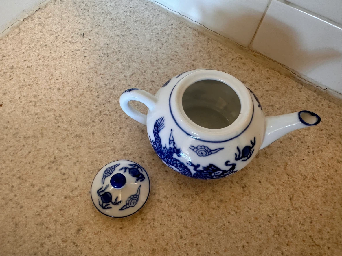 Vintage Chinese Teapot and Cup Set - photo 5