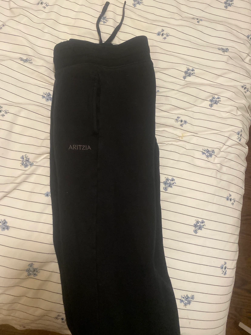 Aritzia Black Sweatfleece Low Waisted Pants - photo 2