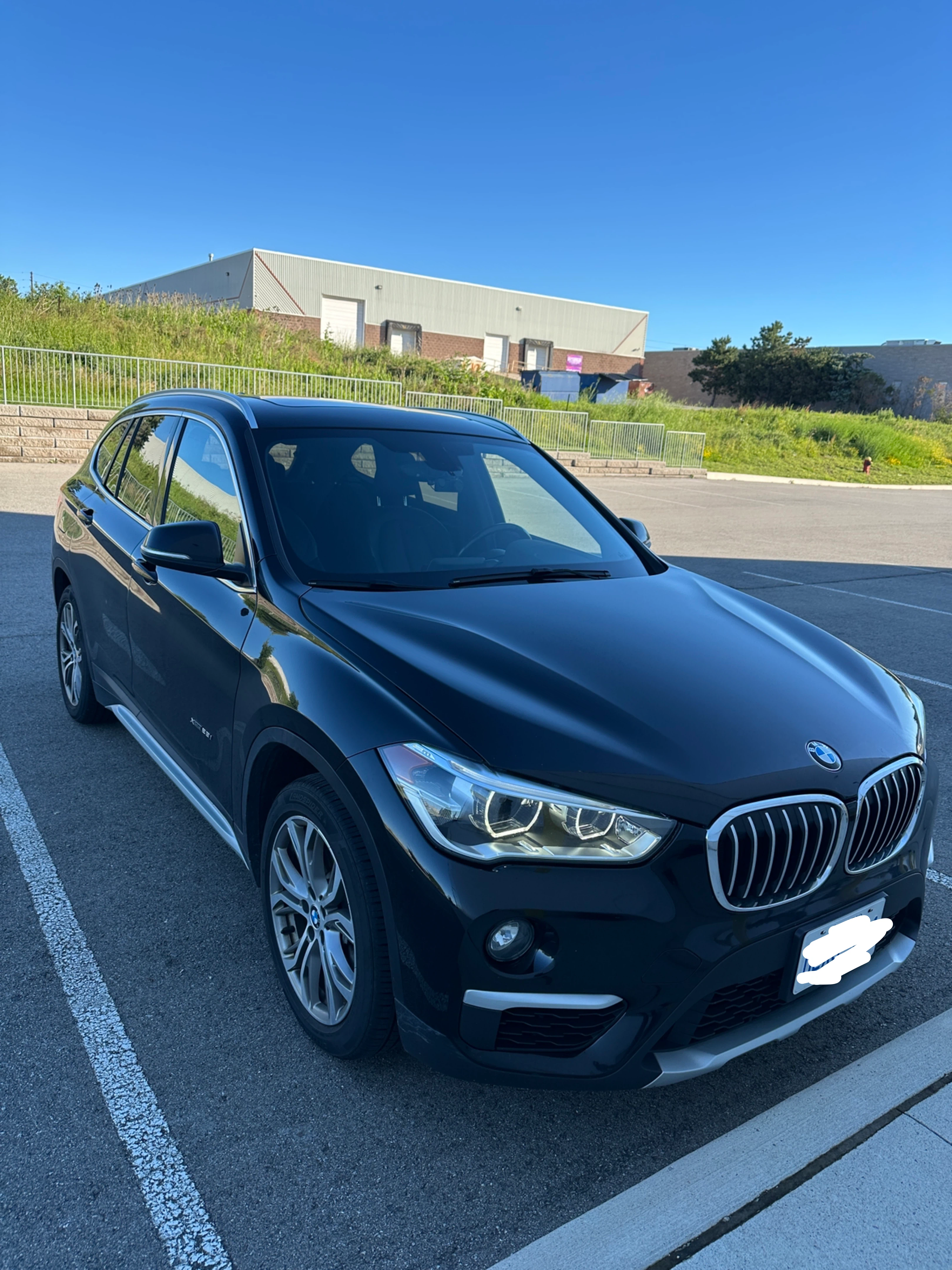 Black BMW X1 - photo 3