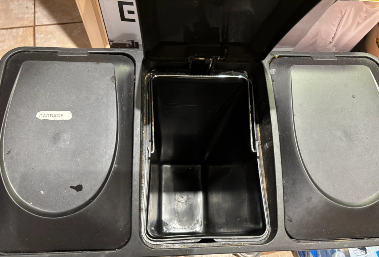 3-Compartment garbage/recycling/compost bin - photo 2