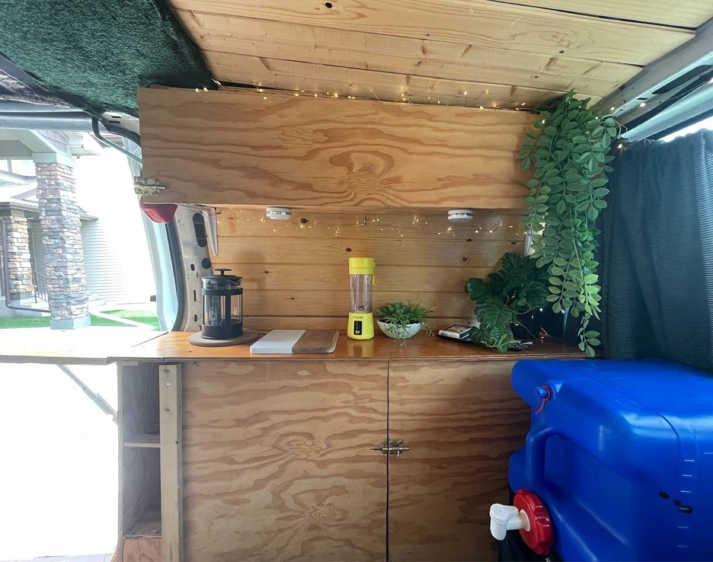 2004 GMC Safari - Short style - Clean camper build - photo 5