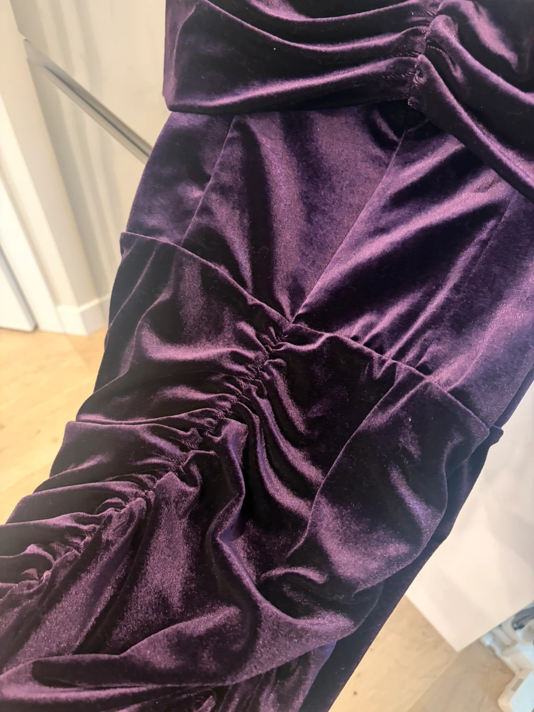 Le Château Purple Velvet Off-Shoulder Midi Dress - photo 3