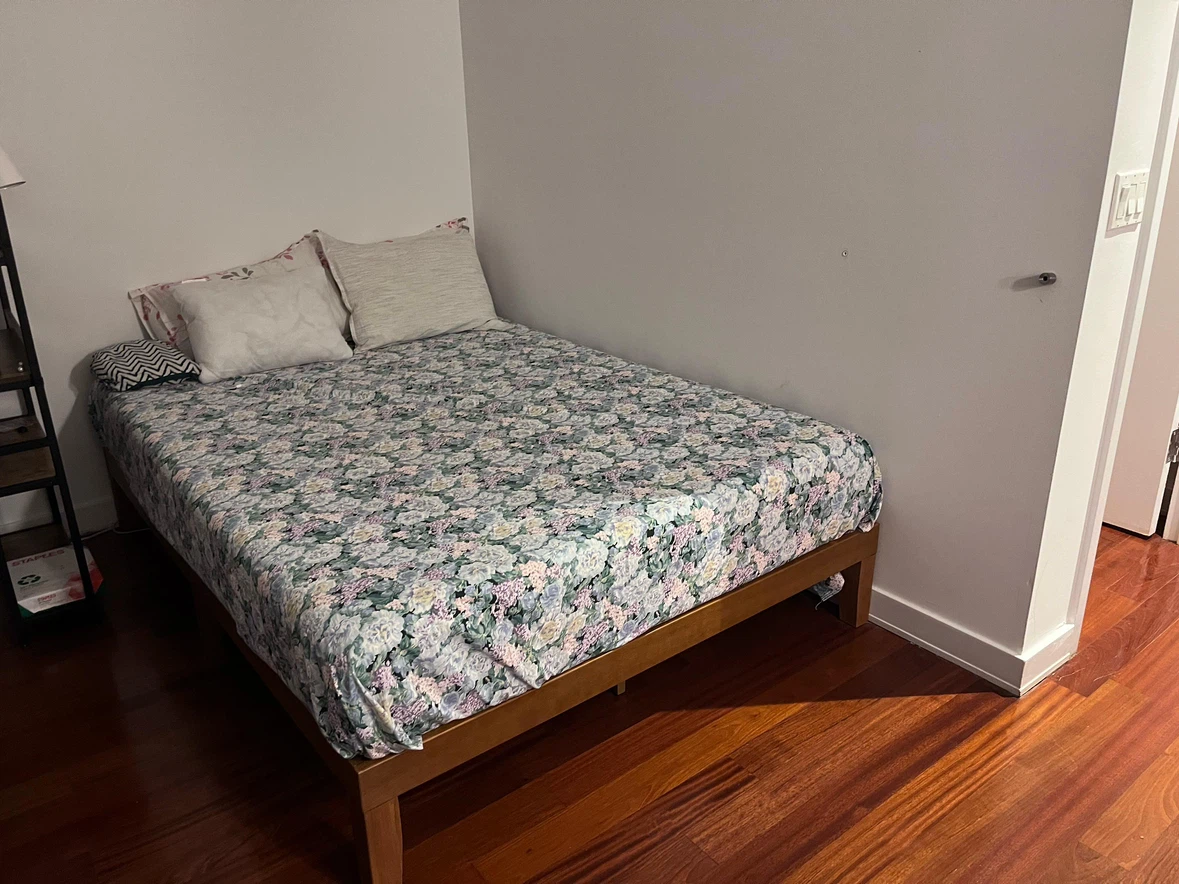 Solid wood bed and Zinus mattress bundle - photo 2