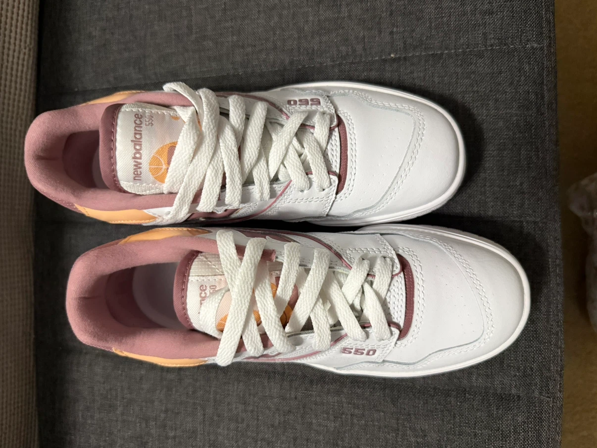 Brand new- New Balance 550 Sneakers size 6 womens - photo 2
