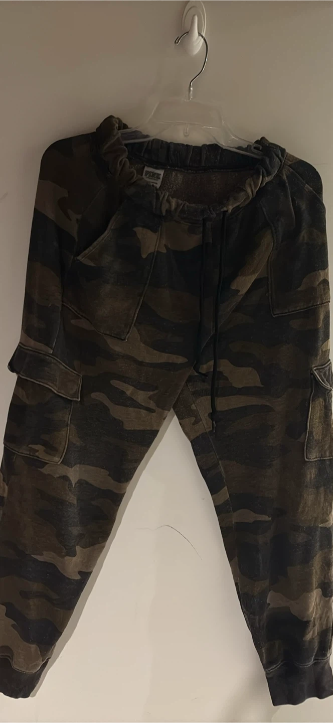 Women Victoria secret camo sweatpants