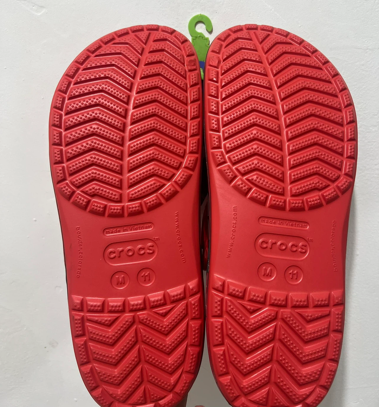 New Crocs Lightning McQueen Cars Clogs Men Size 11 - photo 4