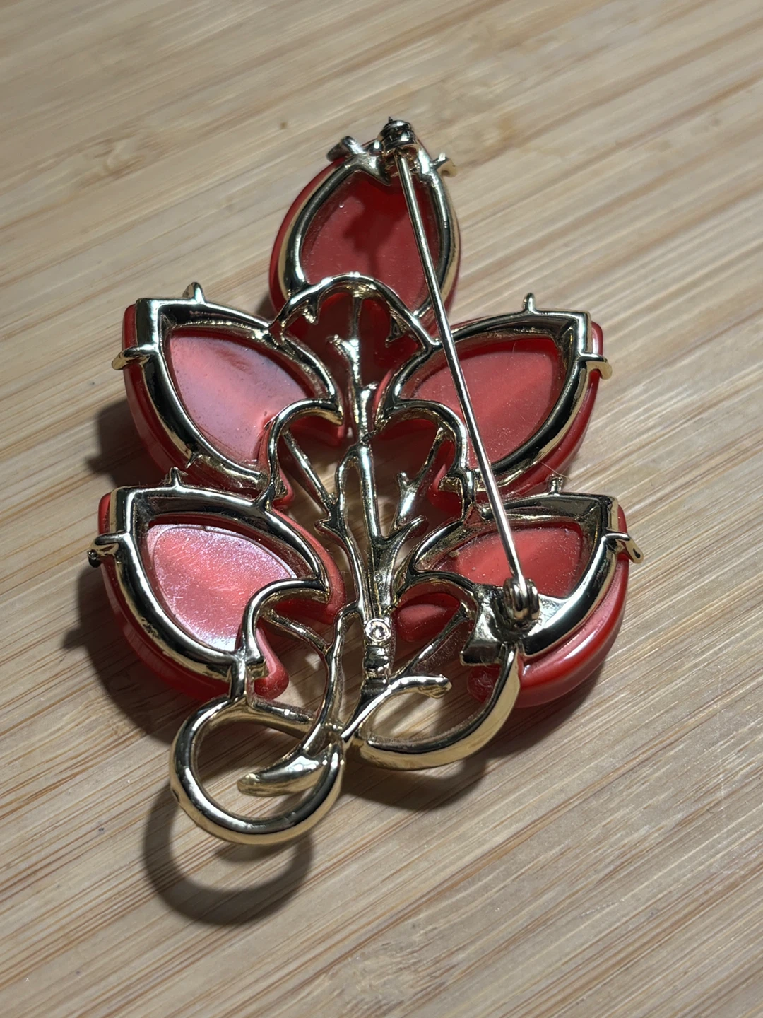 Red CORO Leaf Brooch with Gold Tones - Branded- WOW! - photo 4