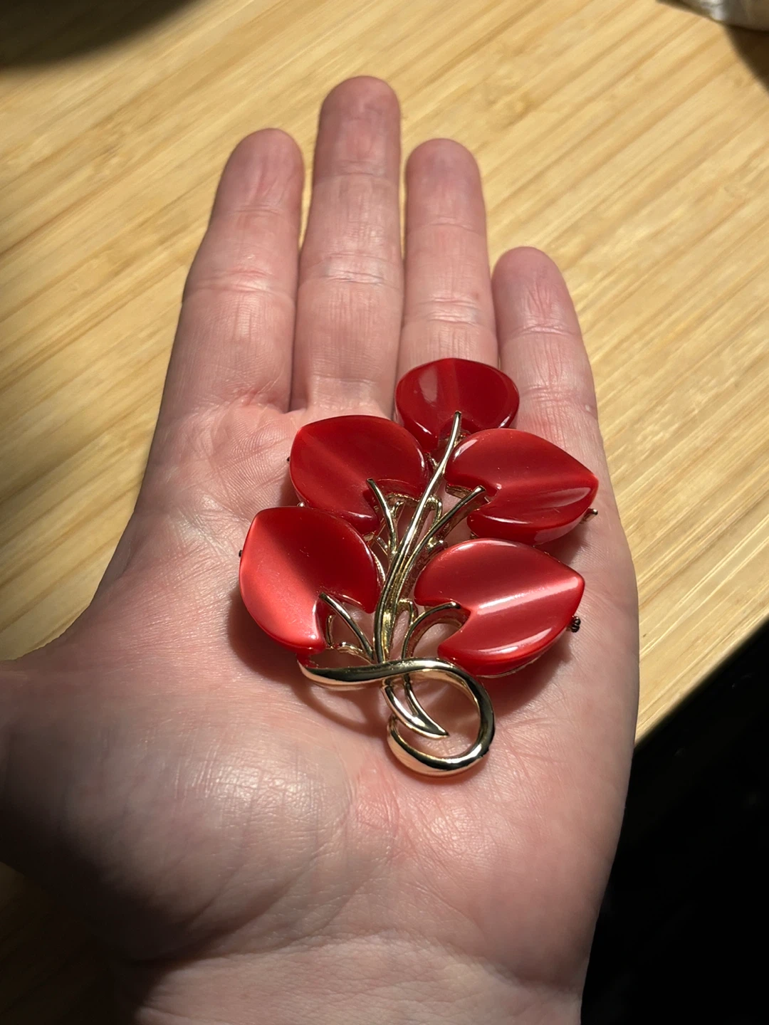 Red CORO Leaf Brooch with Gold Tones - Branded- WOW! - photo 5