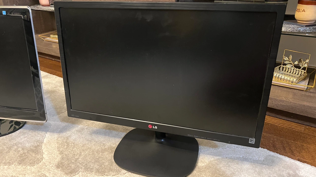 Lg and samsung monitors 24 inch