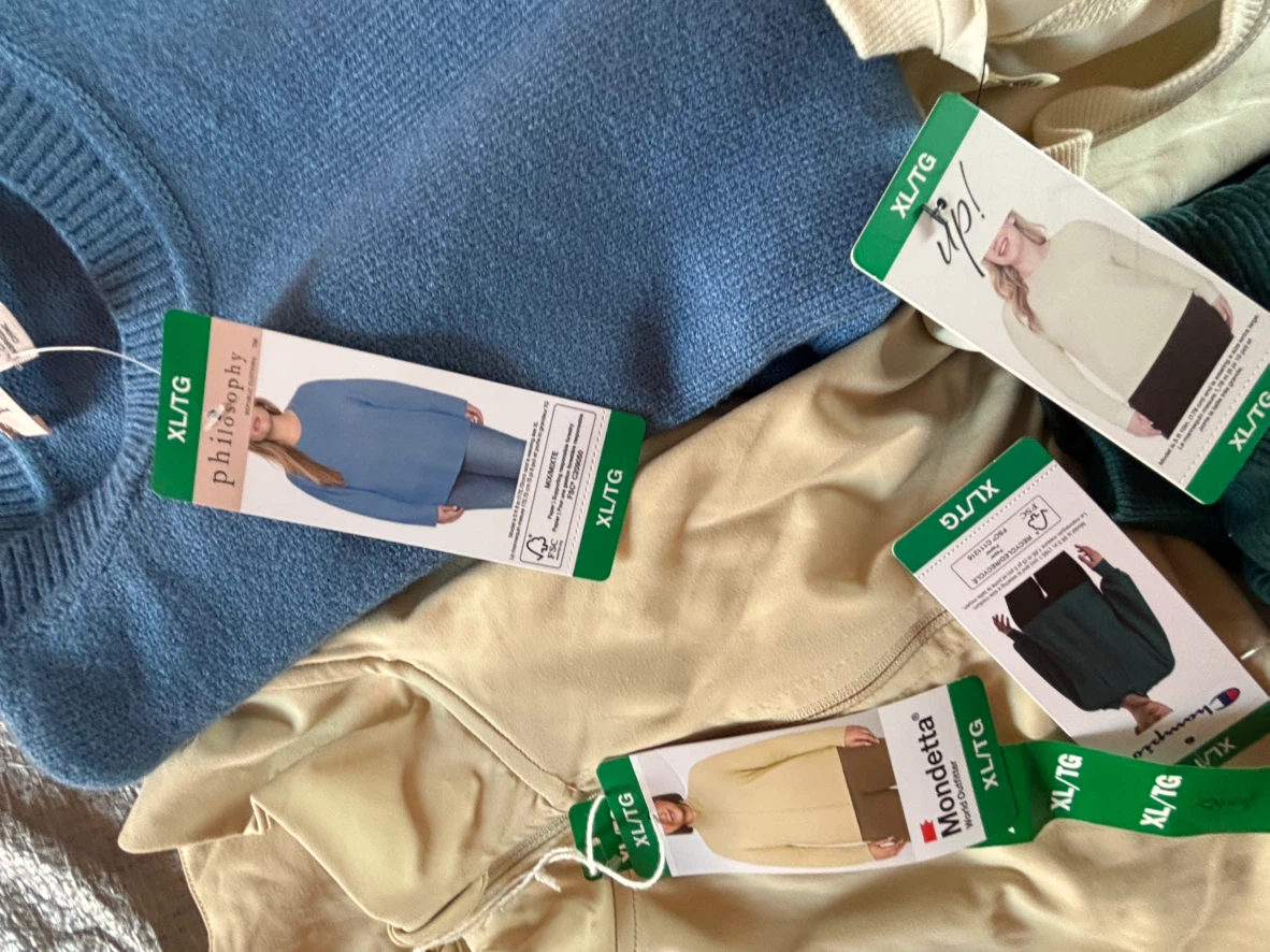 Bundle of 4 XL/TG Women's Sweaters - photo 2