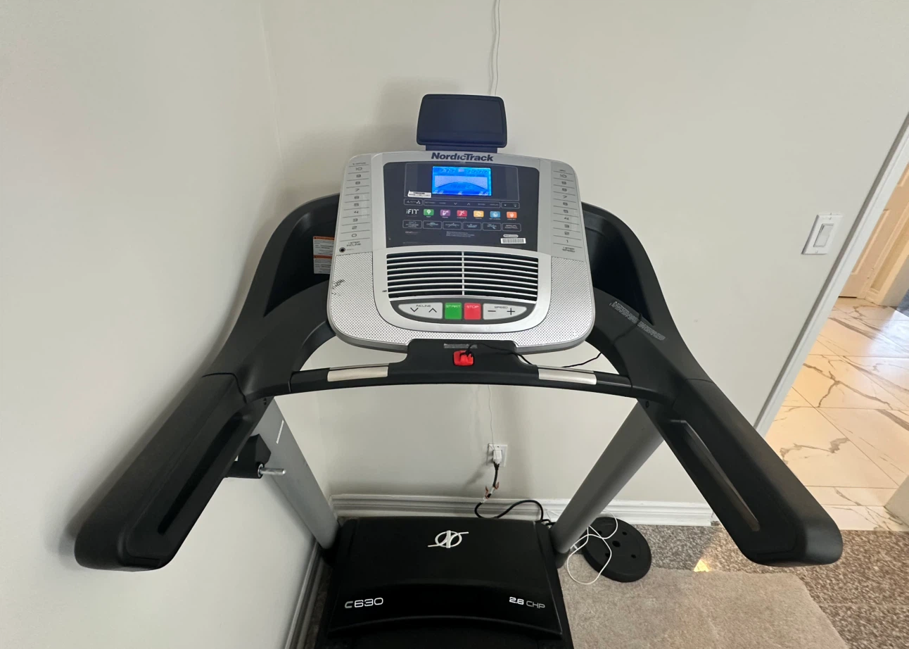 NordicTrack C630 Treadmill - photo 2