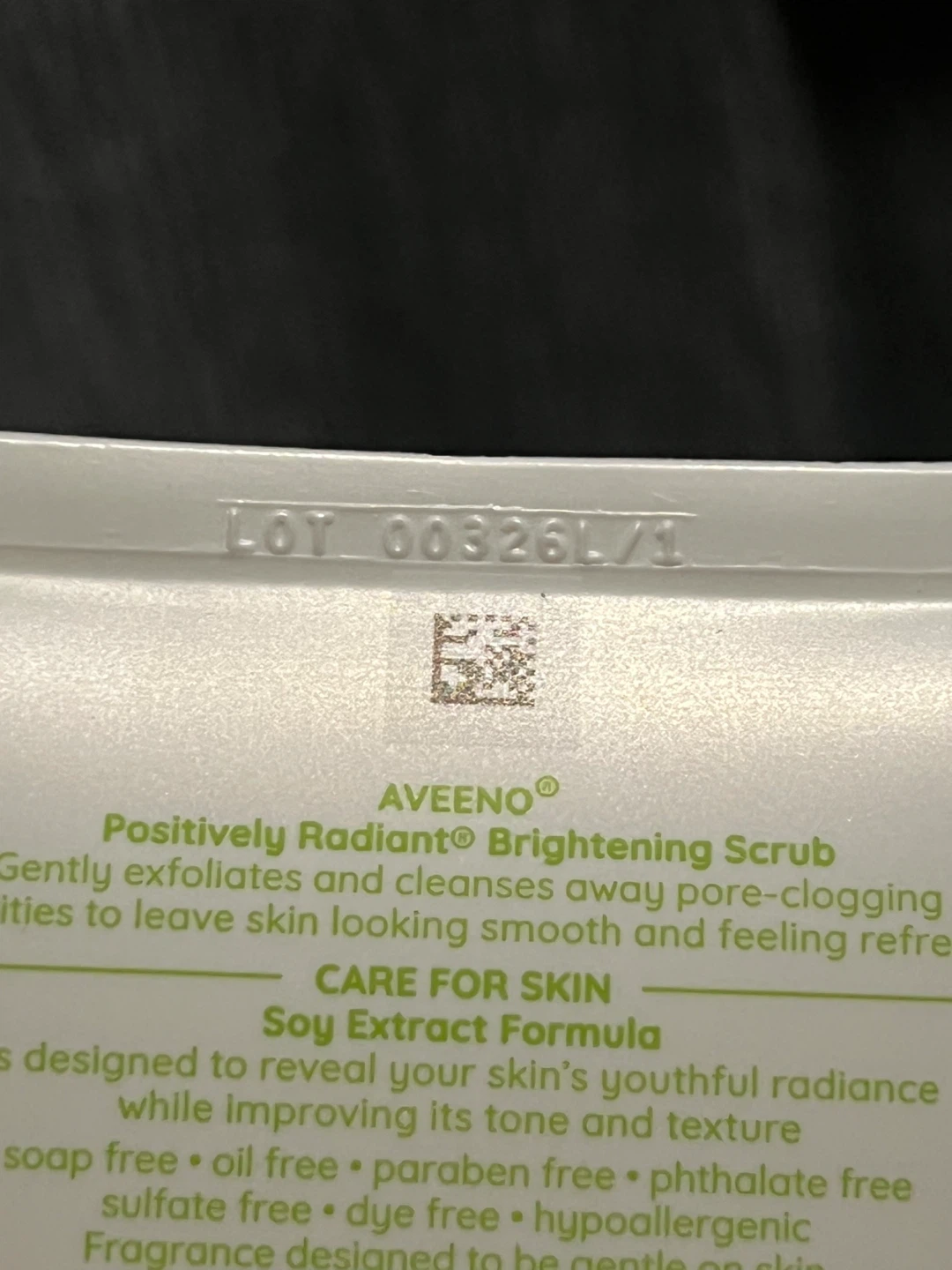 Aveeno Positively Radiant Brightening Scrub 140g - photo 3