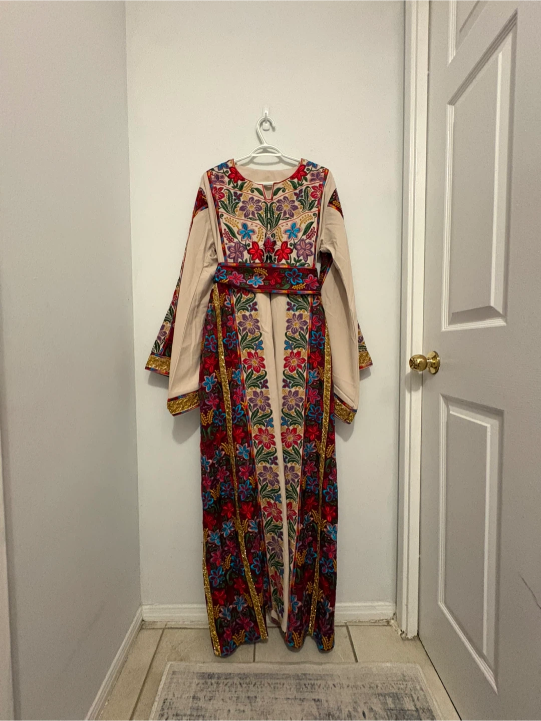 NEW WITH TAG. Palestinian embroidered thob/ dress. Size 4. - photo 3