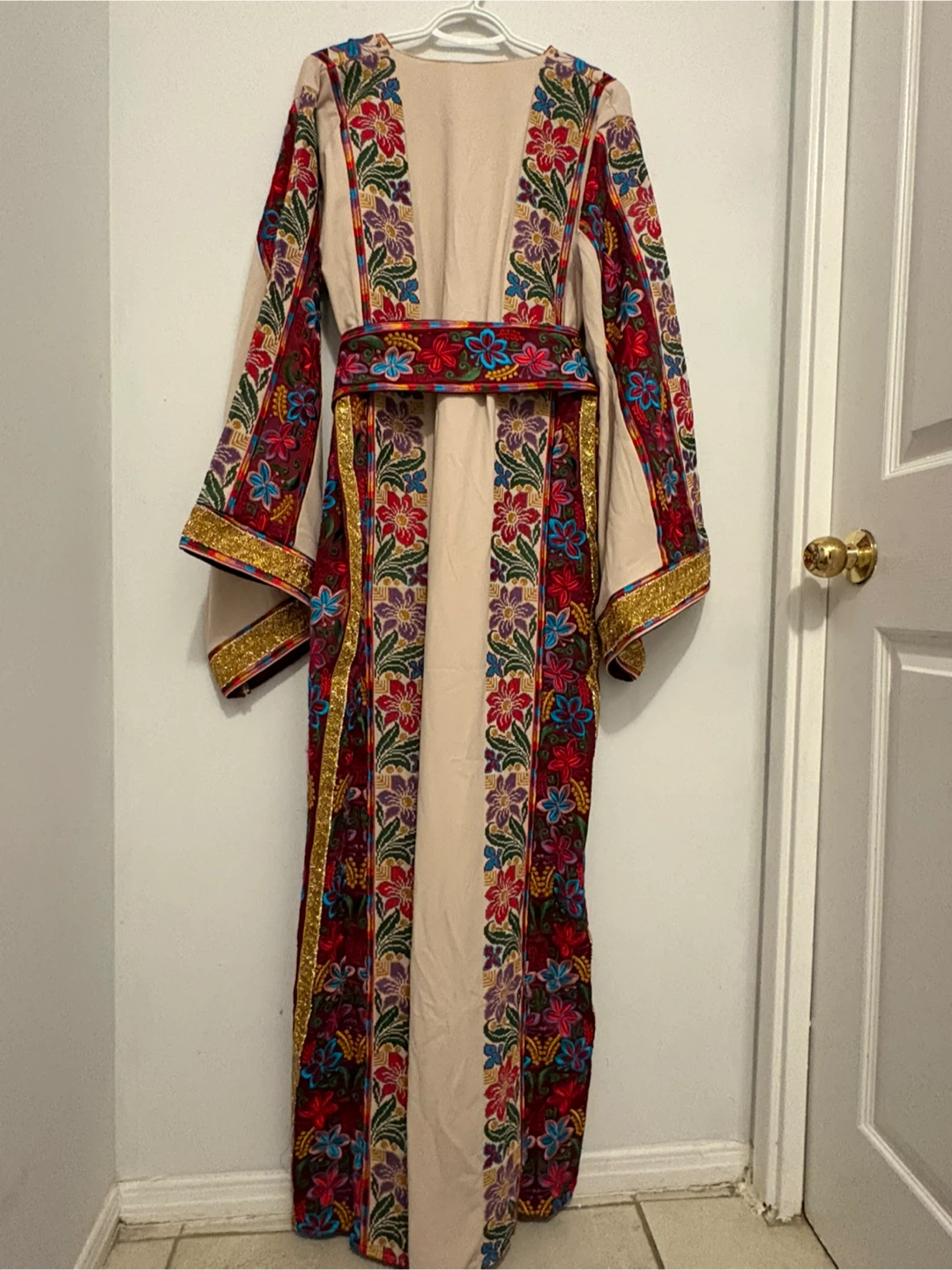 NEW WITH TAG. Palestinian embroidered thob/ dress. Size 4. - photo 5