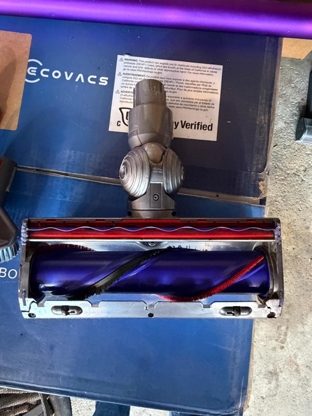 Dyson v8 Vacuum - photo 2