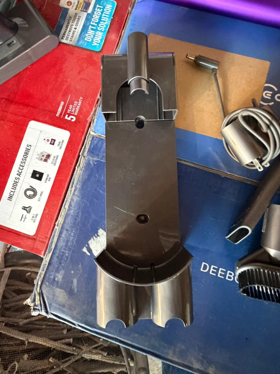 Dyson v8 Vacuum - photo 4