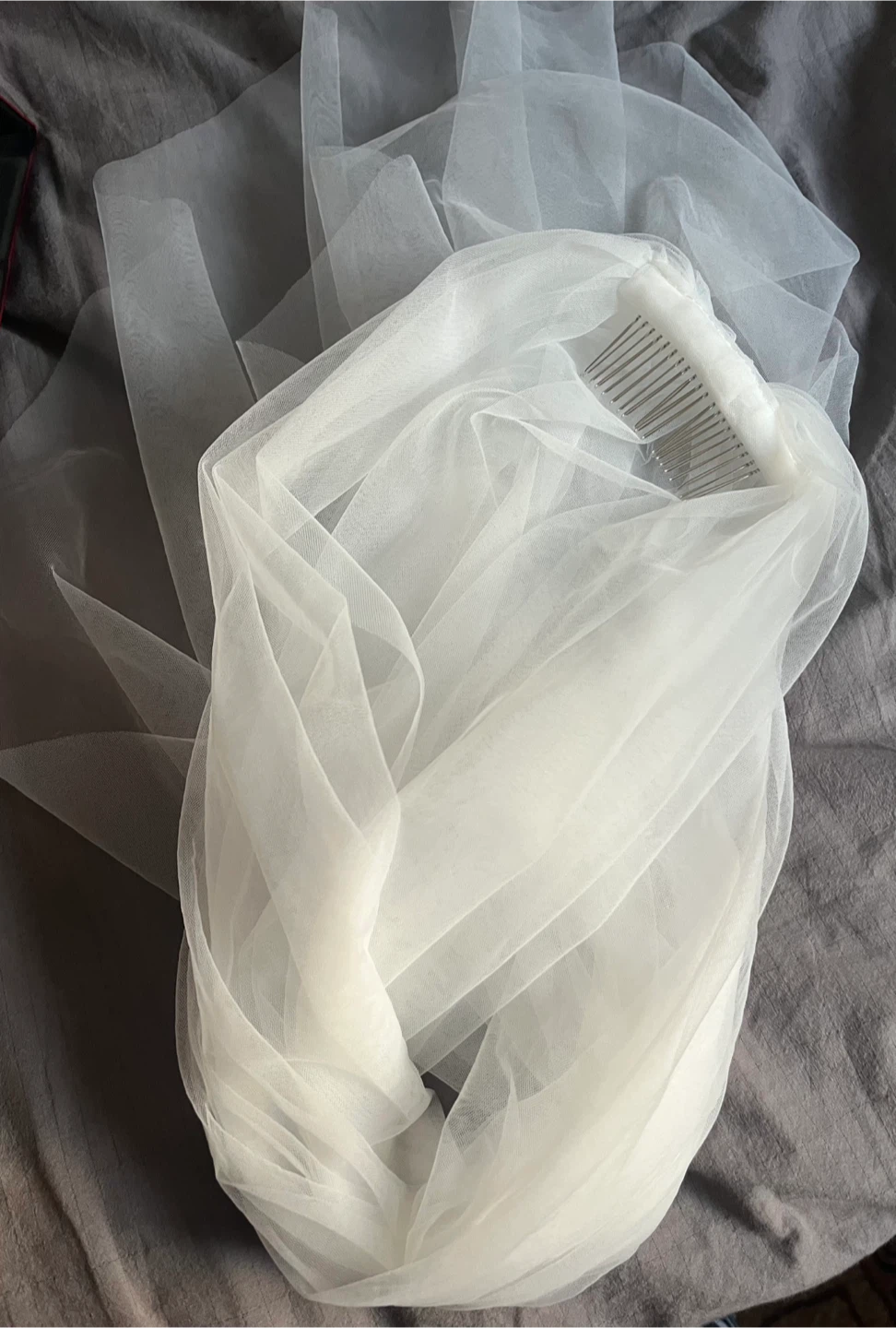 White Tulle Wedding Veil with Comb - photo 4