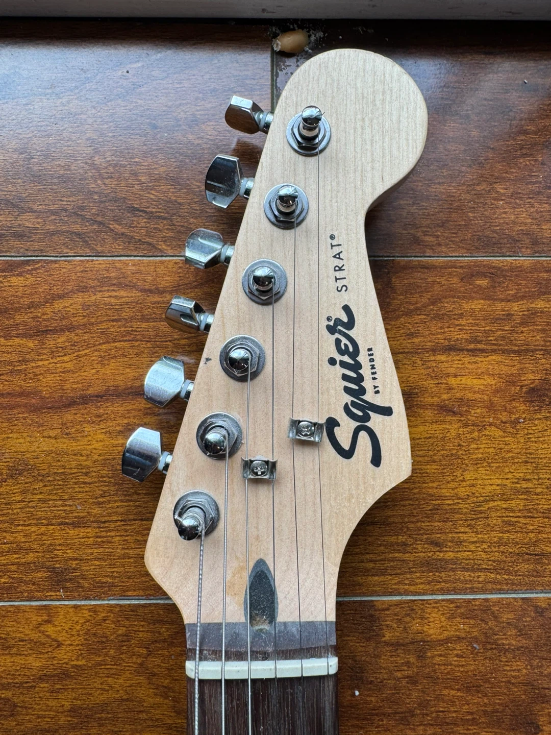 Squier Strat Electric Guitar with Fender Amp and Gig Bag - photo 5