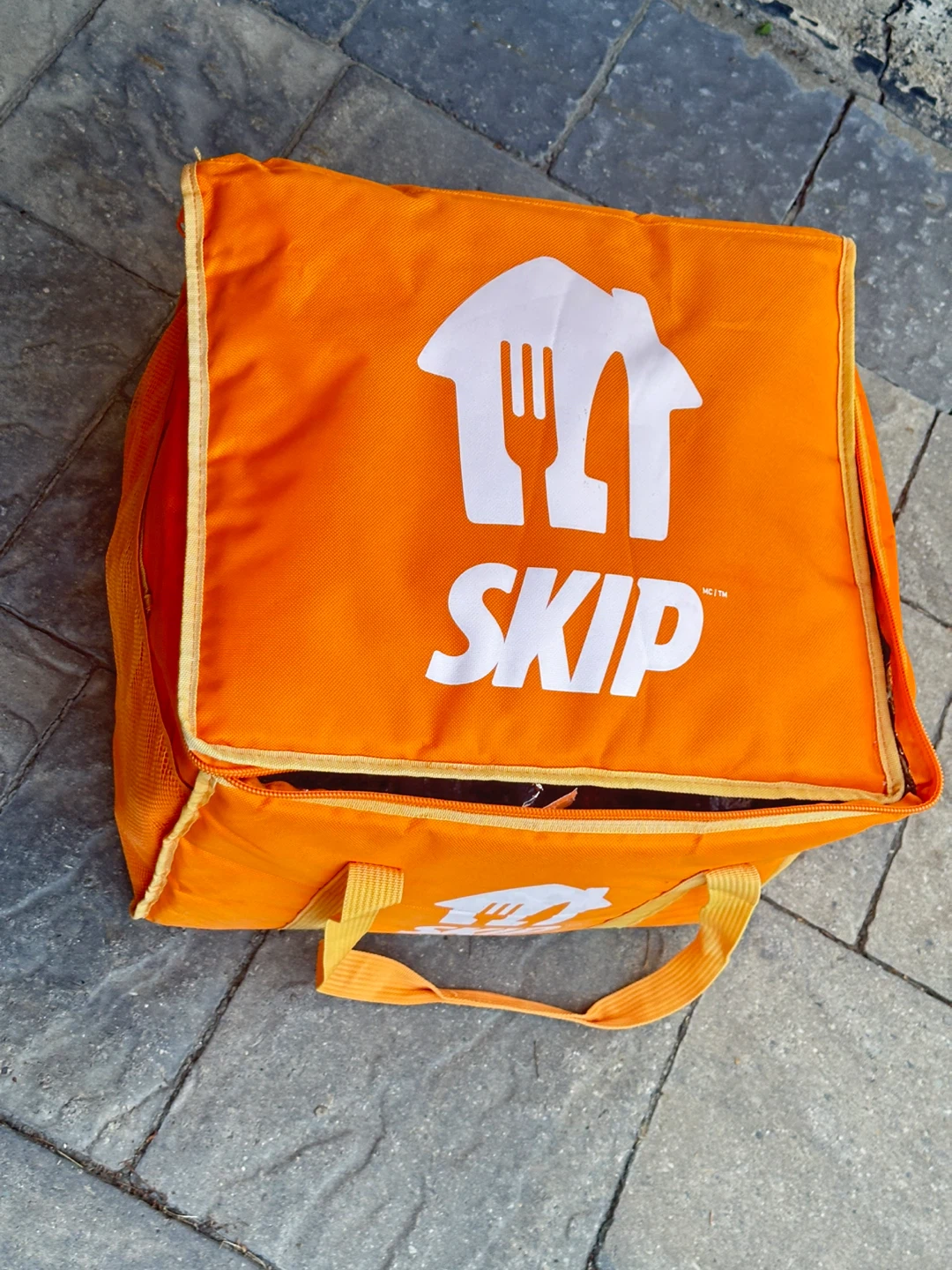 SkipTheDishes Insulated Food Delivery Bag - photo 2